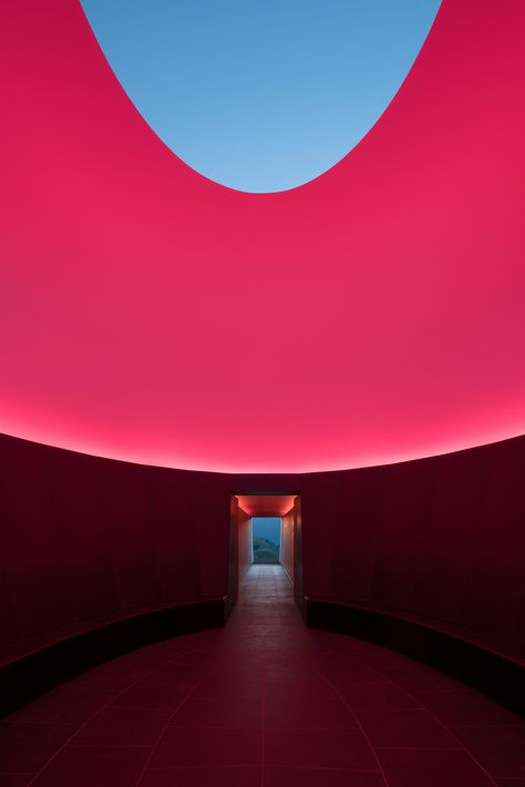 James Turrell // Skyspace, Zumtobel John Lautner, James Turrell, Lights Artist, Alberto Giacometti, Architecture Tattoo, Action Painting, Art Sites, Light And Space, European Art