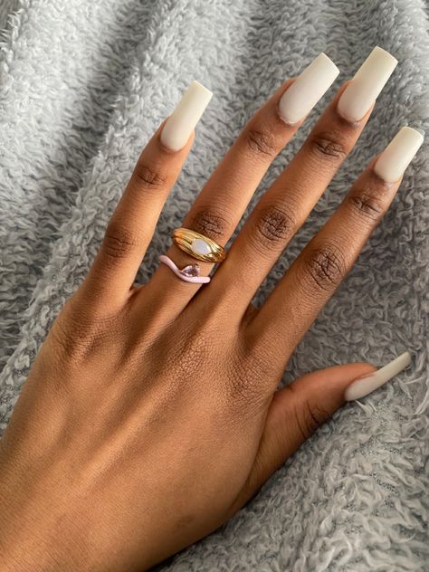 White Nails On Dark Skin, Nails On Dark Skin Hands, All White Nails, White Nails Square, Black Women Nails, White Nail Set, Nails For Dark Skin, Nails Inspiration Black, Nails Black Women