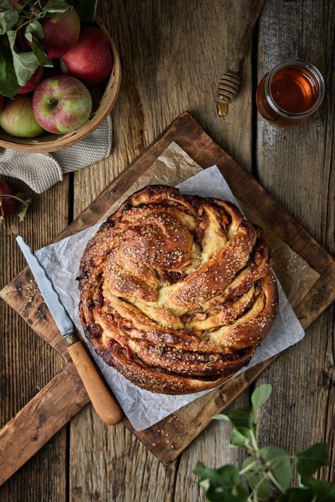 Apple Challah For Rosh Hashanah, Challah Flavors, Challah Photography, Apple Babka, Pumpkin Challah, Apple Challah, Harissa Salmon, Sweet Bread Rolls, Recipe Email