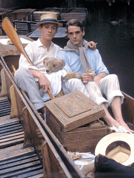 Jeremy Irons, Brideshead Revisited (1981) Sebastian Flyte, Anthony Andrews, Brideshead Revisited, Evelyn Waugh, Castle Howard, 일본 패션, Image Film, Costume Drama, British Tv