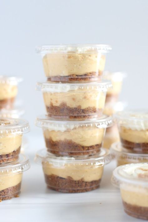 Pumpkin Spice Dessert Cups - Cake Me Home Tonight Desserts Cups, Spice Desserts, Cup Desserts, Pumpkin Spice Desserts, Spice Cheesecake, Pumpkin Spice Cream, Cup Recipes, Pumpkin Spice Cheesecake, Jar Desserts