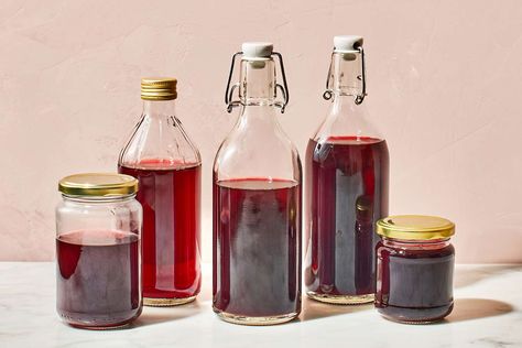 With a bottle of red wine and raw vinegar, you can make red wine vinegar from scratch. This simple recipe takes time but creates a better flavor you'll love. Oil And Vinegar Salad Dressing Recipe, Red Wine Vinegar Recipes, Homemade Essentials, Balsamic Vinegar Recipes, Types Of Vinegar, Vinegar Salad Dressing, Leftover Wine, Gallon Glass Jars, Different Types Of Wine