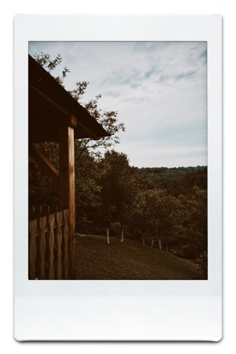 #polaroid #photography #photooftheday #photos #photoshoot #nature #vintage #cottage #aesthetic #pinterest Vintage Cottage Aesthetic, Polaroid Photography, Cottage Aesthetic, Nature Vintage, Photography Help, Vintage Polaroid, Polaroid Pictures, Polaroid Photos, Aesthetic Pinterest