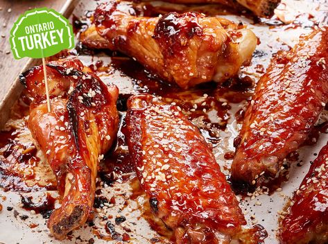 Honey Garlic Ginger Turkey Wings Wings Recipe Oven, Garlic Turkey, Bake Turkey Wings Recipe, Turkey Wings Recipe, Smoked Turkey Wings, Baked Turkey Wings, Grilled Wings, Crockpot Turkey, Turkey Glaze