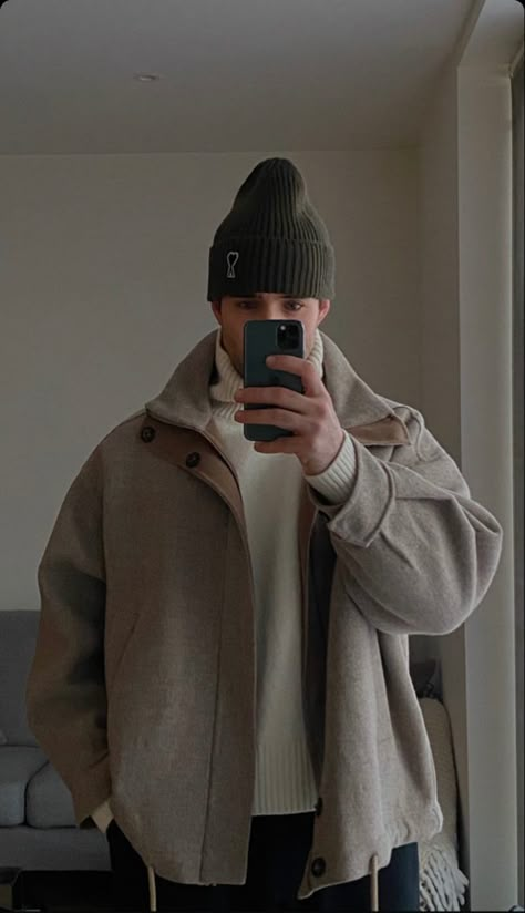 Cozy Male Outfit, Daniel Simmons, Winter Outfits Men Streetwear, Office Old Money, Mens Inspo, Boy Material, Old Money Fashion, Outfits Men Streetwear, Money Fashion