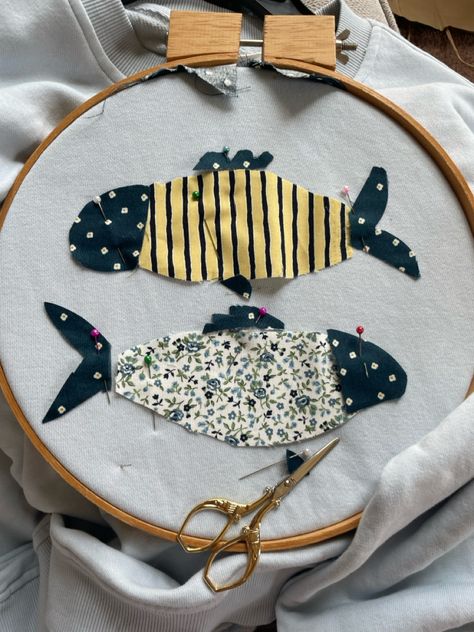 Chrustmas gift for my family. Scrap fabric made into fish for a sweatshirt Fish Patchwork Shirt, Patch Work Sweatshirt, Hoodie Upcycle, Fabric Fish, Patchwork Sweatshirt, Learn Something New Everyday, Patchwork Sweater, Patchwork Shirt, Scrap Fabric