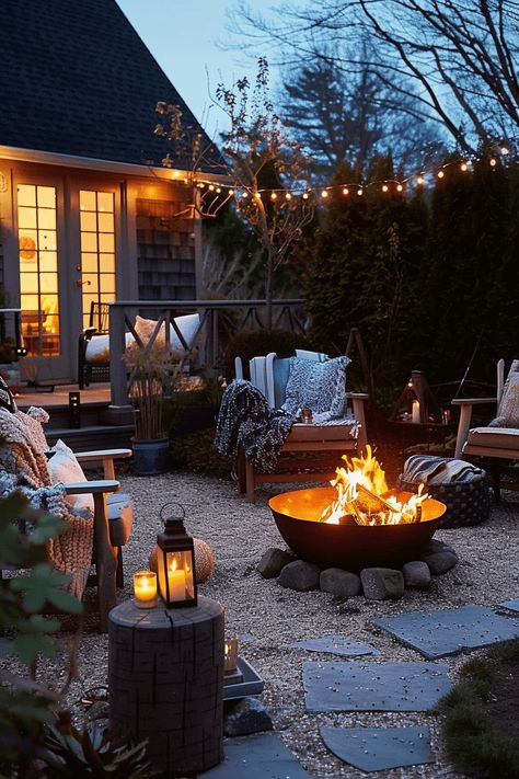 15+ Outdoor Fire Pit Area Ideas - Paul Paint Backyard Ambiance, Fire Pit Area Ideas, Diy Backyard Projects, Camp Cottage, Outdoor Fire Pit Area, Bonfire Pits, Small Fire Pit, Fireplace Outdoor, Beautiful Environment