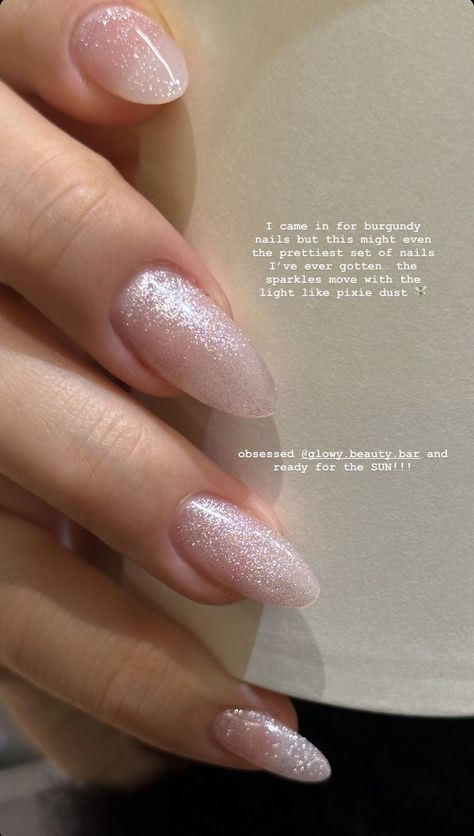 Simple Pink Wedding Nails, Mail Trends 2024, Mail Inspo 2024, Mail Ideas Short, Short Simple Nail Ideas, Natural Glitter Nails, Short Chic Nails, Almond Glitter Nails, White And Nude Nails