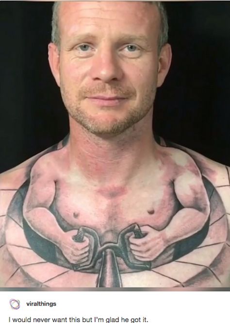 silly picture of guy with tiny body tattoo on his neck and chest Tattoos Gone Wrong, Terrible Tattoos, Optical Illusion Tattoo, Tattoo Fails, Weird Tattoos, Silly Photos, Bad Tattoos, 3d Tattoos, Men In Black