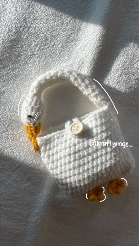 Goose Baeby 🦢✨ - Available for preorder on Instagram and Shopee now! Airpod Pouch Crochet, Crochet Pouch Tutorial, Crochet Airpods Pouch, Crochet Pouch Ideas, Crochet Earphone Pouch, Mini Pouch Crochet, Crochet Coin Pouch, Goose Bag, Crochet Mini Purse