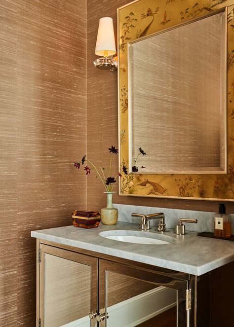 Bathroom in Fifth Avenue by Dan Fink Studio on 1stDibs Guest Living Room, Modern Farmhouse Industrial, Organic Contemporary, Boho Modern Farmhouse, Industrial Mid Century Modern, Industrial Mid Century, Miami House, Brass Home Decor, Bathroom Details