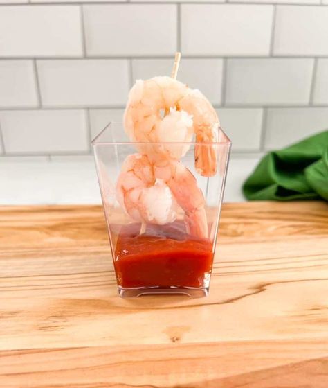 Shrimp Cocktail Shooters - Keeping On Point Luxury Appetizers, Shrimp Cocktail Shooters, Shrimp Cocktail Cups, Appetizers For Wedding, Shrimp Cocktail Appetizers, Cocktail Cups, How To Make Shrimp, Chili Cheese Dips, Cowboy Theme Party