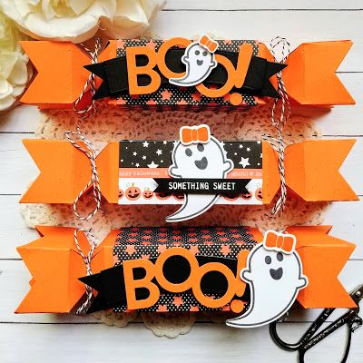 Ghost Treats, Halloween Treat Holders, Moldes Halloween, Fun Halloween Treats, Halloween Treat Boxes, Halloween Paper Crafts, Adornos Halloween, Cricut Halloween, Halloween Treat Bags