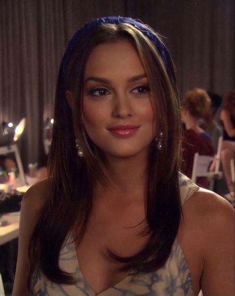 Blair Waldorf Makeup, Leighton Meester Outfits, Leighton Meester Hair, Blair Waldorf Headband, Blair Waldorf Hair, Gossip Girl Blair, Brown Hair Brown Eyes, Gossip Girl Fashion, Cut Her Hair