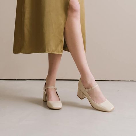 Women Mary Janes with square heel in nude patent leather | Jonak Nude Shoes Outfit, Nude Heels Outfit, Mary Jane Shoes Outfit, Mary Janes Shoes, Timeless Shoes, Unique Models, T Bar Shoes, Velvet Loafers, Heels Outfits