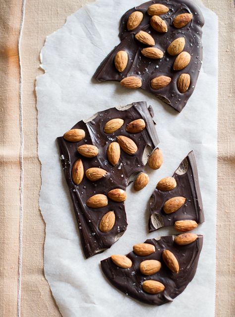 Dark Chocolate Almond Bark Recipe Dark Chocolate Almond Bark, Bark Recipes Easy, Almond Bark Recipes, Chocolate Candy Recipes, Dark Chocolate Almonds, Almond Bark, Chocolate Nuts, Bark Recipe, Chocolate Bark