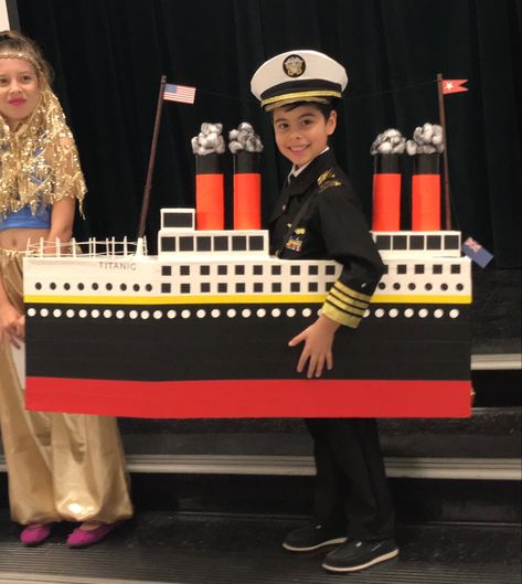 Titanic Costume 2018 Costume Halloween Diy, Titanic Costume, Train Costume, Halloween Costumes Kids Boys, Diy Costumes Kids, Fancy Dress For Kids, Trunk Or Treat, Halloween 2017, Diy Halloween Costumes