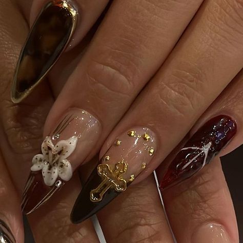 chelle da nail artist on Instagram: "autumn freestyle for @hannahquachh 🥀 pulled some inspo from @myprettyset 🤍" Masquerade Nails Designs, Masquerade Nails, Freestyle Nails, November Nails, Instagram Autumn, Nails Summer, Masquerade Ball, Artist On Instagram, Nails Designs