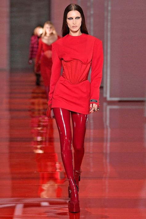 Fall 2022 Trends, Creative Outfit Ideas, Luxurious Outfits, Bright Outfit, Monochromatic Fashion, Fall Chic, Fashion Oversized, Monochrome Outfit, Monochrome Fashion