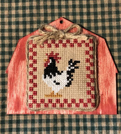 Farmhouse Cross Stitch, Rooster Cross Stitch, Chicken Cross Stitch, Crochet Socks Pattern, Small Cross Stitch, Cross Stitch Christmas Ornaments, Easter Cross, Cross Stitch Bird, Cross Stitch Finishing