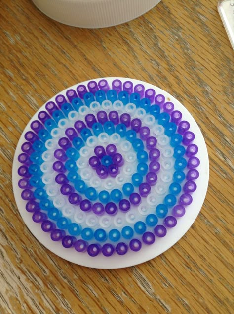 Circle Perler Bead Patterns, Hamma Beads Ideas, Easy Perler Bead Patterns, Pixel Beads, Pearl Beads Pattern, Easy Perler Beads Ideas, Fuse Bead Patterns, Bead Crafts Diy, Hamma Beads