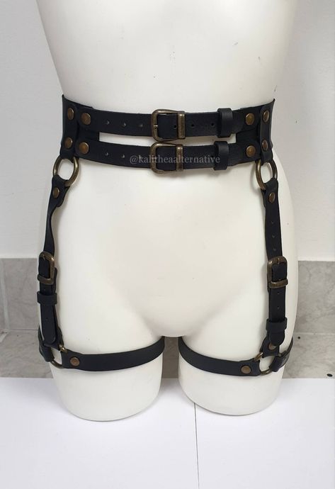 Genuine black leather. Waist belt is 50mm wide with front 20mm buckles The rest of the straps are 19mm wide with buckles. Comfortable and easy to wear. Please contact me with the measurements marked in the photo. Leg Straps Belts, Leg Harness Outfit, Harness Aesthetic, Goth Harness, Black Over Knee Boots, Waist Harness, Harness Outfit, Dragon Riders, Belt Harness