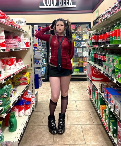 Platform Boots Outfit Aesthetic, Boots Outfit Aesthetic, Y2k Vintage Aesthetic, Platform Boots Outfit, Outfit Grunge, Future Outfit, Dope Fashion, Swaggy Outfits, Goth Outfits