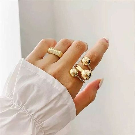 Hand Jewelry Rings, Spiral Jewelry, Ring Party Jewelry, Unique Gold Rings, Bridal Jewellery Inspiration, Jewelry Product Shots, Bold Rings, S Ring, Chunky Rings