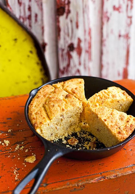 A tasty bread with a delicious, twist. Great served warm. Freeze the cooked crackling bread for up to a month. Crackling Bread Recipe, Crackling Bread, Crackling Cornbread, Cooks Country Recipes, Savory Breads, Cornbread Recipe, Delicious Magazine, Harper Lee, Corn Bread Recipe