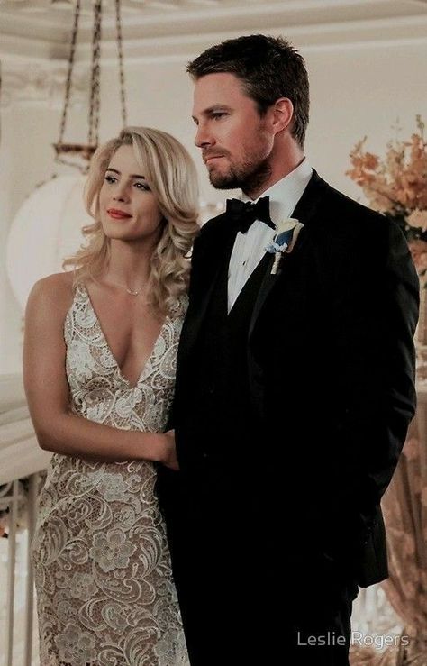 Arrow Serie, Oliver Queen Felicity Smoak, Arrow Oliver And Felicity, Arrow Felicity, Arrow Cast, Stephen Amell Arrow, The Flash Grant Gustin, Oliver And Felicity, Arrow Oliver