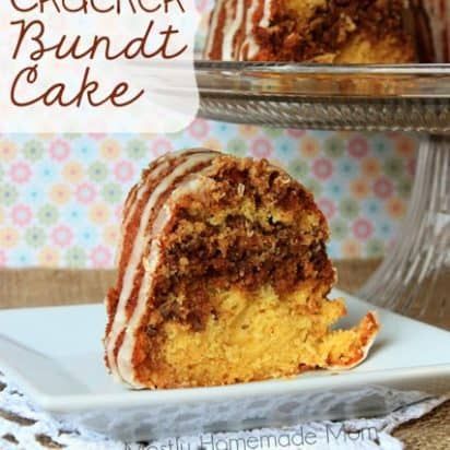 Muffin Ideas, Simple Icing, Icing Drizzle, Graham Cracker Cake, Bundt Pan Recipes, Vegetarian Cake, Bundt Cakes Recipes, A Piece Of Cake, Bundt Cakes