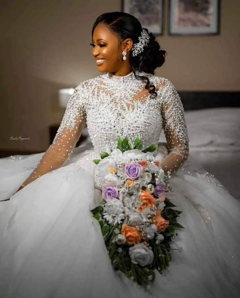 Entwined Hearts, Latest Wedding Gowns, Extravagant Wedding Dresses, African Traditional Wedding Dress, Wedding Gown Inspiration, Classy Hairstyles, Traditional Wedding Attire, 2piece Outfits, Corporate Dress