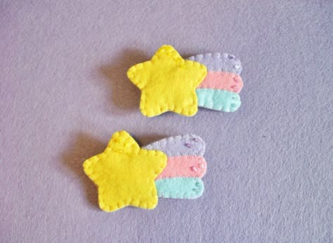 Crafts With Felt Sheets, Felt Brooch Ideas, Small Felt Projects, Cute Felt Crafts, Bros Flanel, Kawaii Brooch, Felt Pins, Kawaii Felt, Felt Patches