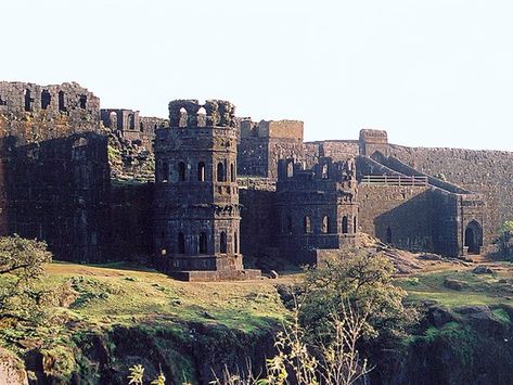 Raigad Fort - Hindu Janajagruti Samiti Raigad Fort, Sahyadri Mountains, India Travel Places, Ancient Technology, History Of India, Historical Places, One Day Trip, Historical Place, India Travel