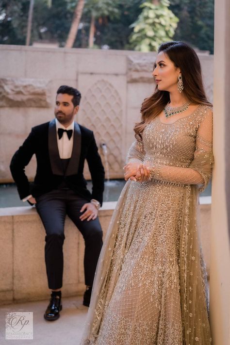 Marriage Couple Outfits Indian, Outfit For Reception Party, Bride And Groom Outfits Indian, Sangeet Poses For Bride And Groom, Indian Reception Outfit Groom, Engagement Dress For Indian Couple, Engagement Outfits For Bride And Groom, Bride Groom Sangeet Outfit, Bride Groom Reception Outfit Indian