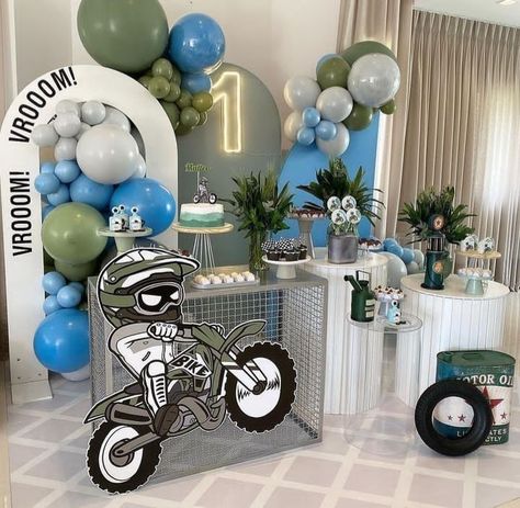 Motorcross Birthday Party Decor, Moto Birthday Party, Baby Boy Birthday Decoration, Motocross Birthday Party, Motocross Birthday, Motorcycle Birthday Parties, Motorcycle Birthday, Deco Ballon, Boys First Birthday Party Ideas