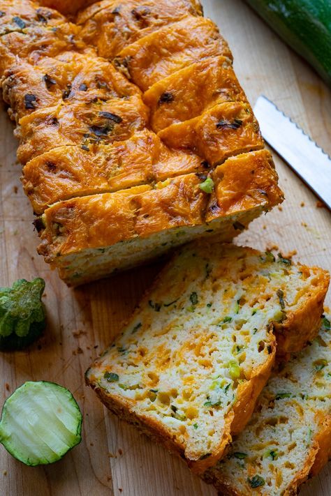 Zucchini Cheese Bread, Basic Quick Bread Recipe, Courgette Bread, Zucchini And Cheese, Zucchini Cheddar, Zucchini Cheese, Bread Loaves, Cheese Bread Recipe, Zucchini Bread Recipes