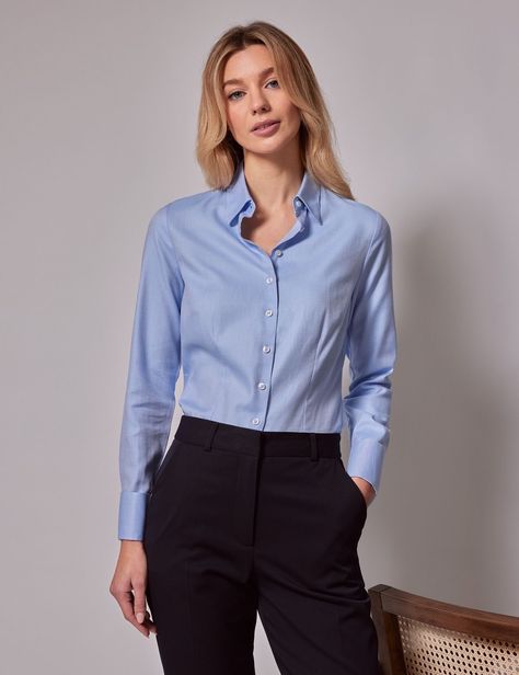 Women Formal Shirts Office Style, Blue Shirt Formal Women, Feminine Work Outfit Office Wear, Business Casual Cotton Shirt, Uniform Shirt Design, Blue Office Outfit, Blue Formal Outfit, Gentle Outfits, Blue Shirt Women Outfit