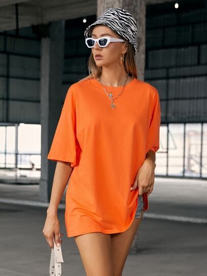 Orange Tees, T Shirt Design Template, Drop Shoulder Tee, T Shirt Oversize, Orange T Shirts, Tshirt Outfits, Women T Shirts, Oversized Tee, Oversized Shirt