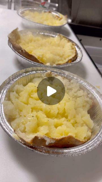 Papas El Guero on Instagram: "Rocking the weekends with our papas 🥔🙌🏼 2 locations today for dinner‼️ Info is below ⬇️⬇️⬇️  📍3203 Mission Inn Riverside 5pm-10pm 📍21879 Palm Ln Perris 5pm-9pm" Lunch Sides Ideas, Quickest Dinner Recipes, Dinner Ideas Without Cheese, Over Mashed Potatoes, Easy Grab And Go Meals, Quick And Easy Meal Ideas, Potatoes Dinner, Shareable Dishes, Dinner Ideas Videos Easy