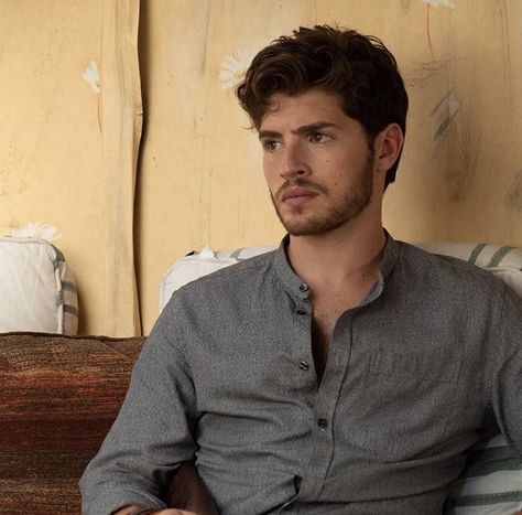 Greg Sulkin, Vans Outfit Men, Gregg Sulkin, Vans Outfit, Bad Boy Aesthetic, Awesome Beards, Beard Styles For Men, Emotional Photography, British Men