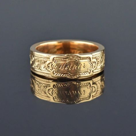 1800s Jewelry, Antique Necklace Gold, Wedding Band Engraving, Mens Rings Fashion, Antique Wedding Rings, Mens Gold Jewelry, Secret Compartment, Victorian Rings, Dope Jewelry