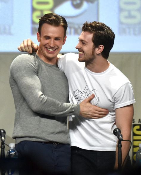 Aaron Taylor-Johnson and Chris Evans Aaron Johnson Taylor, Chris Evans Smile, Avengers Black Widow, Christopher Robert Evans, Chris Evans Funny, Aaron Johnson, Aaron Taylor, Robert Evans, Aaron Taylor Johnson