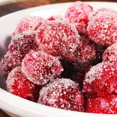 Vanilla Candied Cranberries (Sugared Cranberries) - Keeping It Simple Blog Simple Sugar Syrup, Candied Cranberries, Vanilla Rum, Cranberry Cake, Sugared Cranberries, Sugar Frosting, No Calorie Snacks, Cranberry Recipes, Christmas Sugar Cookies