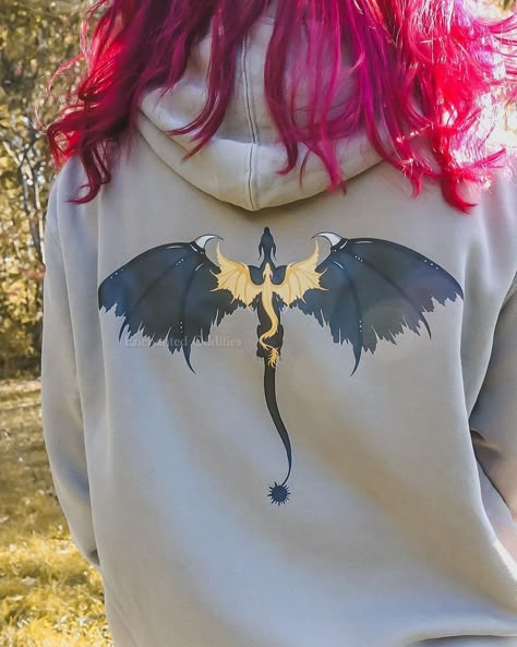 Wings Book, Wing Tattoo, Embroidery Tshirt, Fourth Wing, Fantasy Aesthetic, All Love, Back Design, Book Characters, The Works