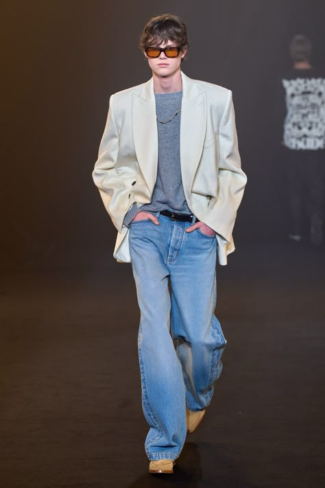 Rhude Fall 2024 Menswear https://www.vogue.com/fashion-shows/fall-2024-menswear/rhude/slideshow/collection#34 Paris Fashion Week Men, 2024 Menswear, Grandpa Style, Vogue Men, Menswear Runway, Mens Fashion Week, Mens Outfit Inspiration, Menswear Fashion Show, Classic Suit