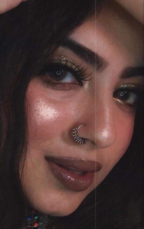 Nose Pin Aesthetic Indian, Nose Ring Aesthetic Indian, Nose Pin Aesthetic, Nose Ring Aesthetic, Nose Piercing Aesthetic, Nose Piercing Indian, Indian Nose Rings, Indian Makeup Looks, Beautiful Nose