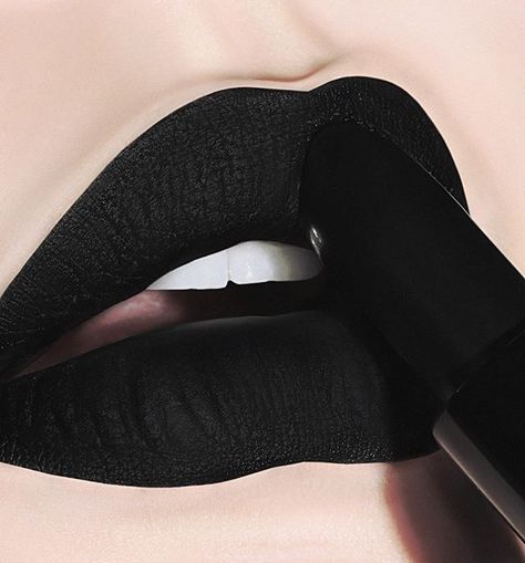 #cool #black #matt #lip #lipmakeup #blacklip #lipstick #sexyblack Black Lipstick Look, Black Matte Lipstick, Ball Outfit, Lipstick Mark, Birthday Clothes, Book Pictures, Matte Lipsticks, Black Lipstick, Cool Makeup Looks