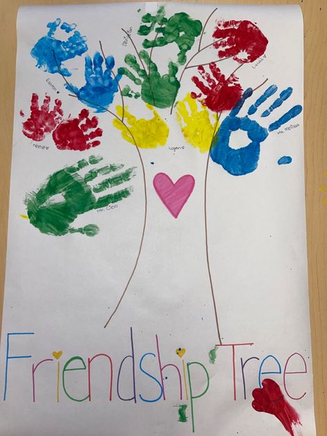 Everyday Friends Activities For Toddlers, Friendship Tree Craft, Friendship Handprint Art, Friendship Art For Toddlers, Childrens Crafts Preschool, Family Crafts For Toddlers, Easy Childrens Crafts, Friendship Preschool Crafts, Friendship Paintings