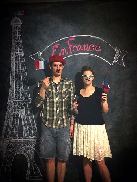 French party. eiffel tower background on chalkboard. Photo booth French Photo Booth, Eiffel Tower Background, French Tea Parties, French Themed Parties, Paris Bridal Shower, Paris Theme Wedding, Paris Prom, French Party, Parisian Party